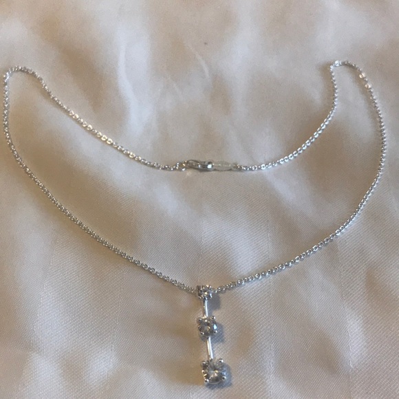 VINTAGE STERLING SILVER CZ PENDANT NECKLACE - Picture 4 of 7